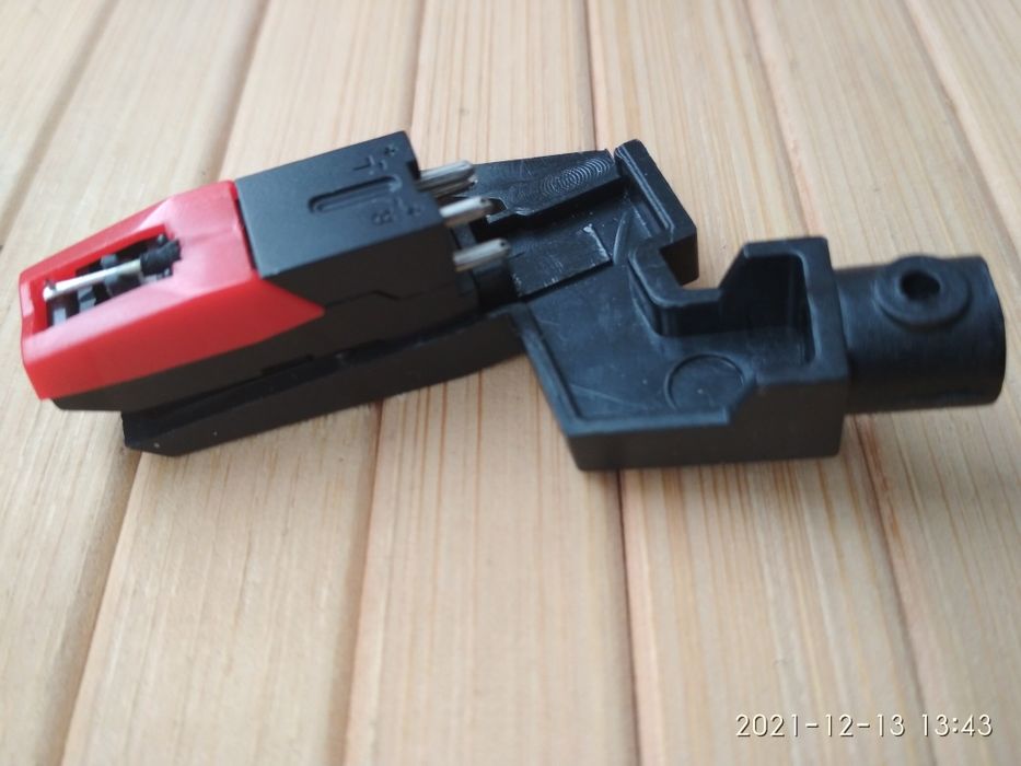 Головка звукоснимателя с шеллом .