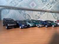 Продам комплектом коллекцию масштабных автомобилей BMW Mercedes Toyota