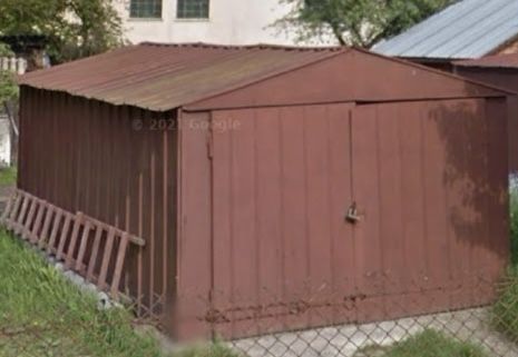 Продам металевий гараж у хорошому стані розібраний без місця