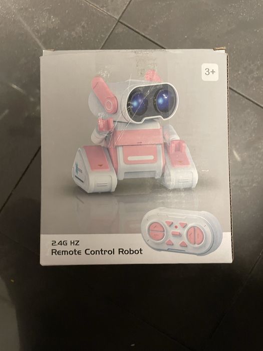 Іграшка робот з дистанційним керуванням