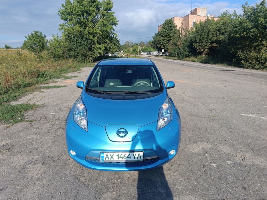 Продам Nissan leaf zeo