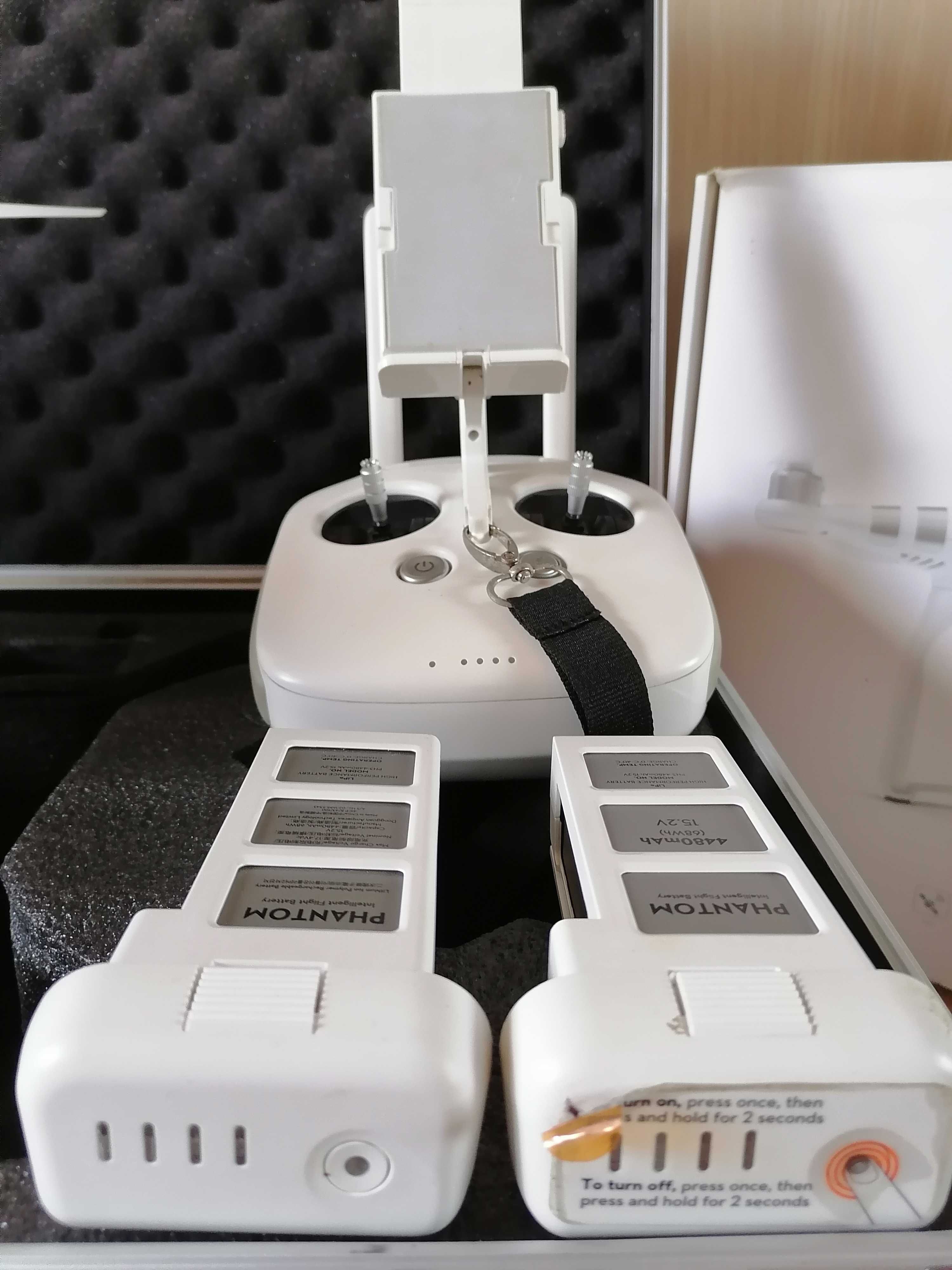 Dron DJI Phantom 3 Advanced + 2x baterie + walizka