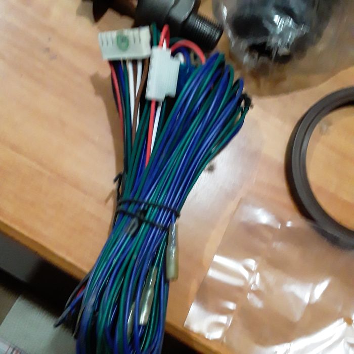 Продам рульову тягу на BMW e30