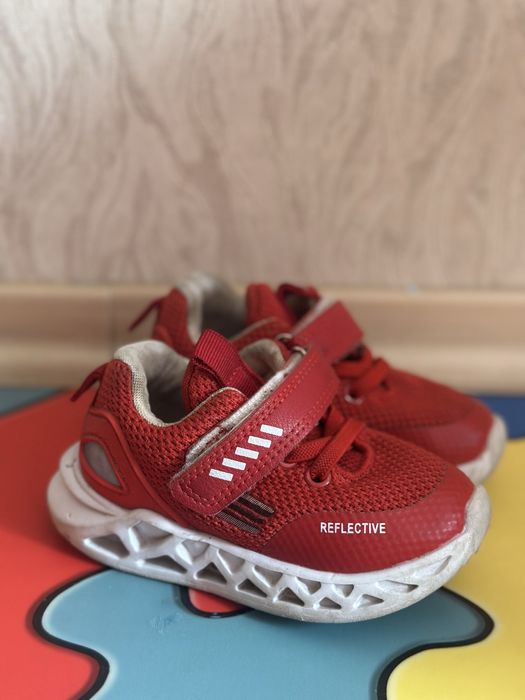 Дитячі кросівки рефлективи червоні 23 розмір
