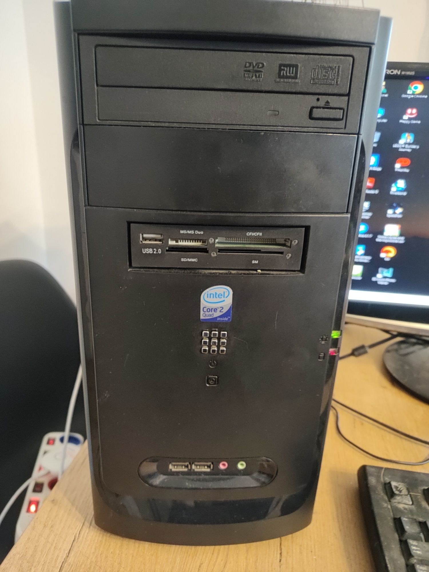 Komputer stacjonarny core 2 quad GeForce 220gt