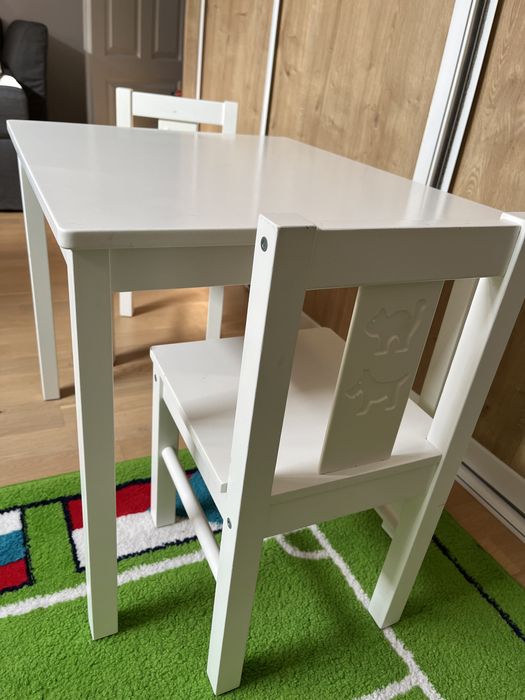 Zestaw dla dzieci stolik i 2 krzesla kritter ikea