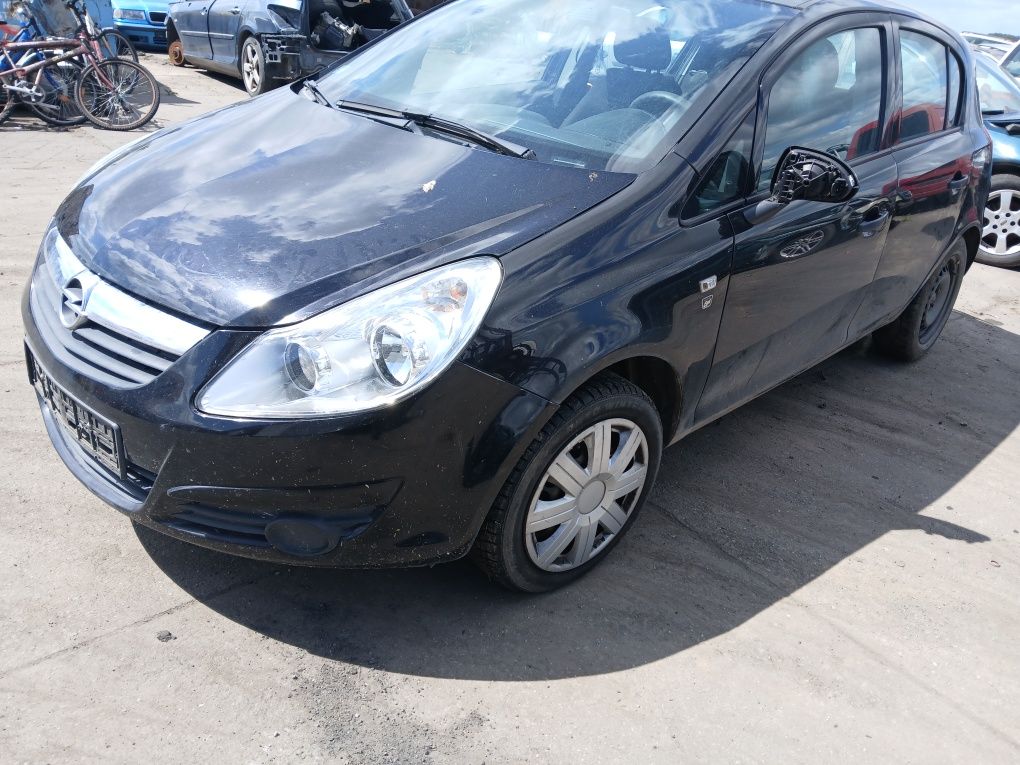 Opel Corsa d maska I inne 1.3