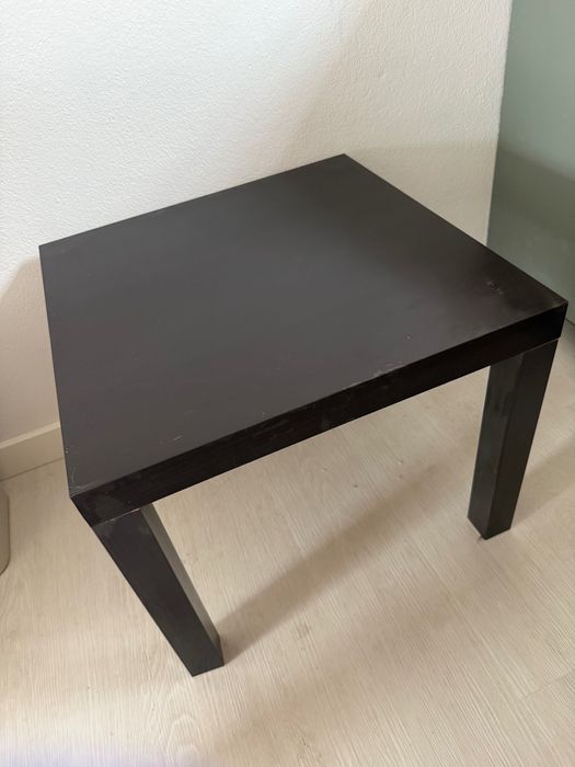 Mesa de apoio preta Ikea