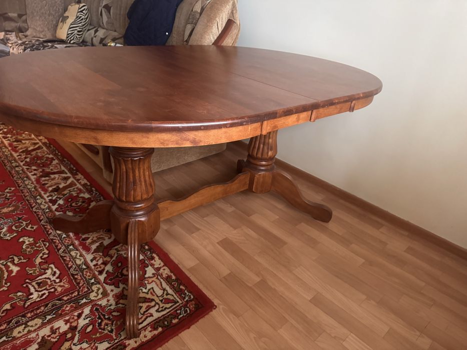 Стіл для свят, обідів