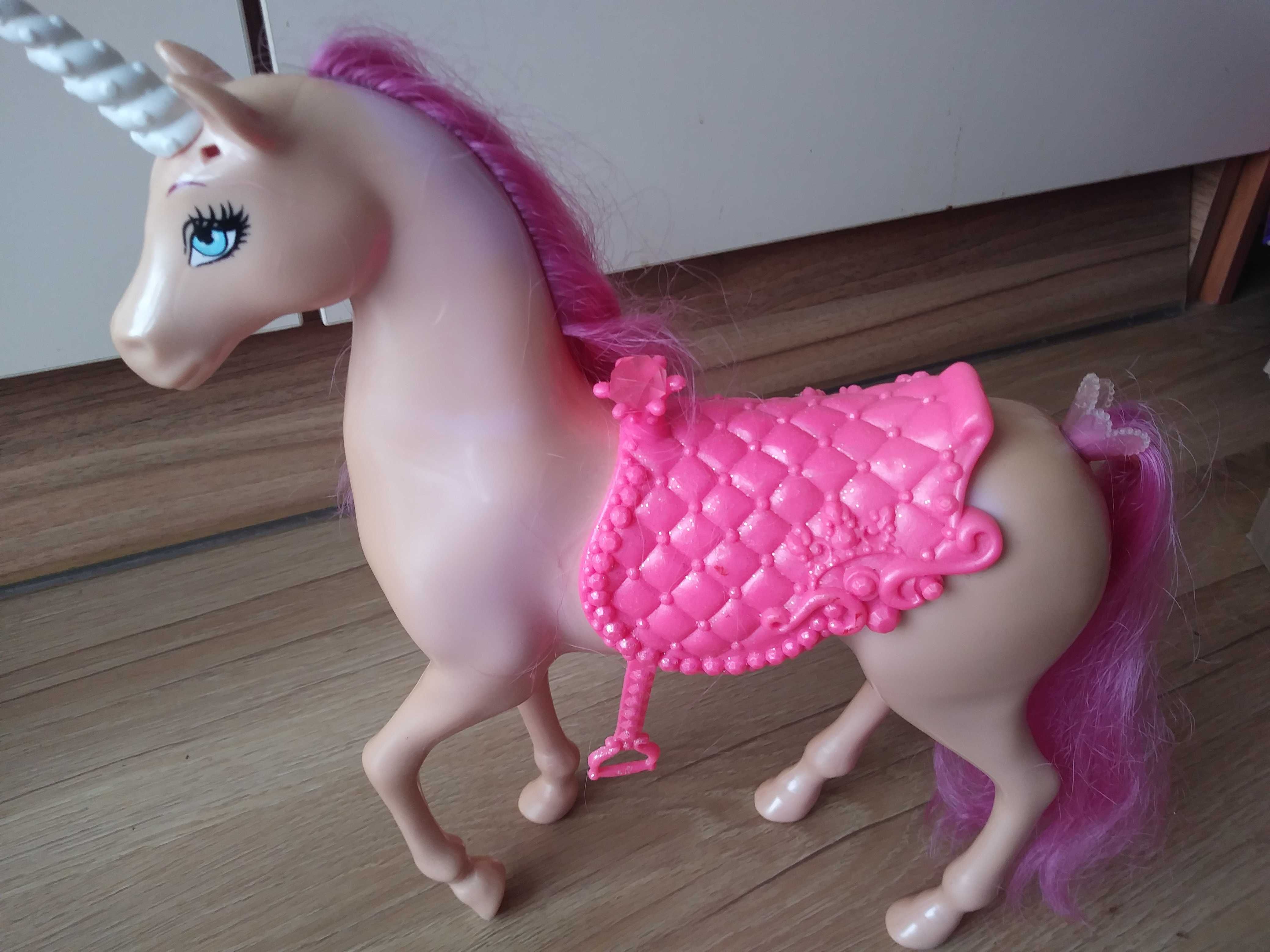 Barbie jednorożec z siodłem