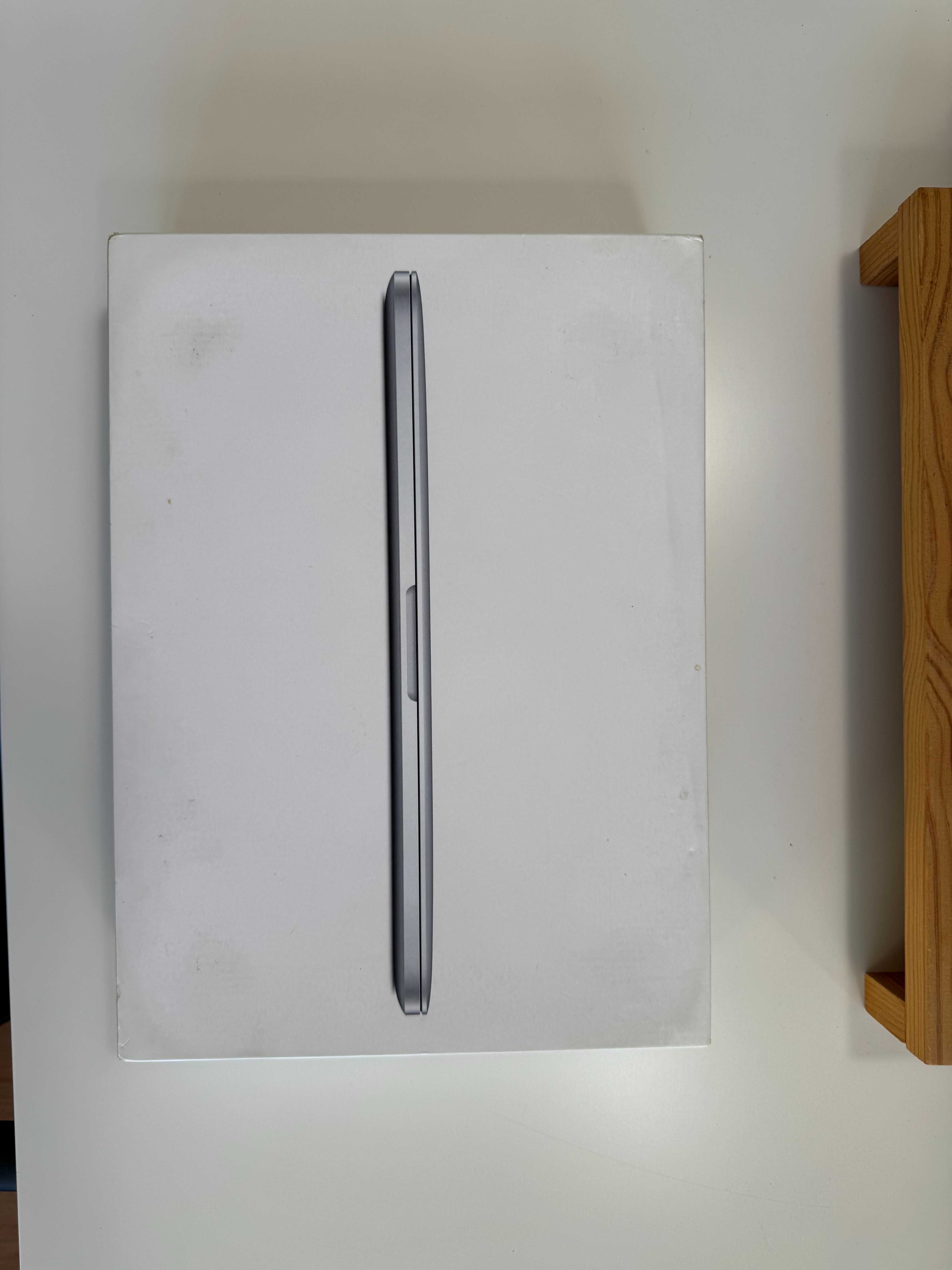 MacBook Pro Retina 13” (2014) 2,6GHz i5 | 8GB RAM | 256GB
