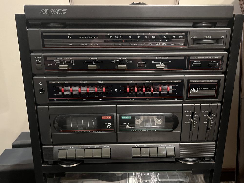Leitor Vinil, Cassetes e Rádio c/ Colunas e Arrumação