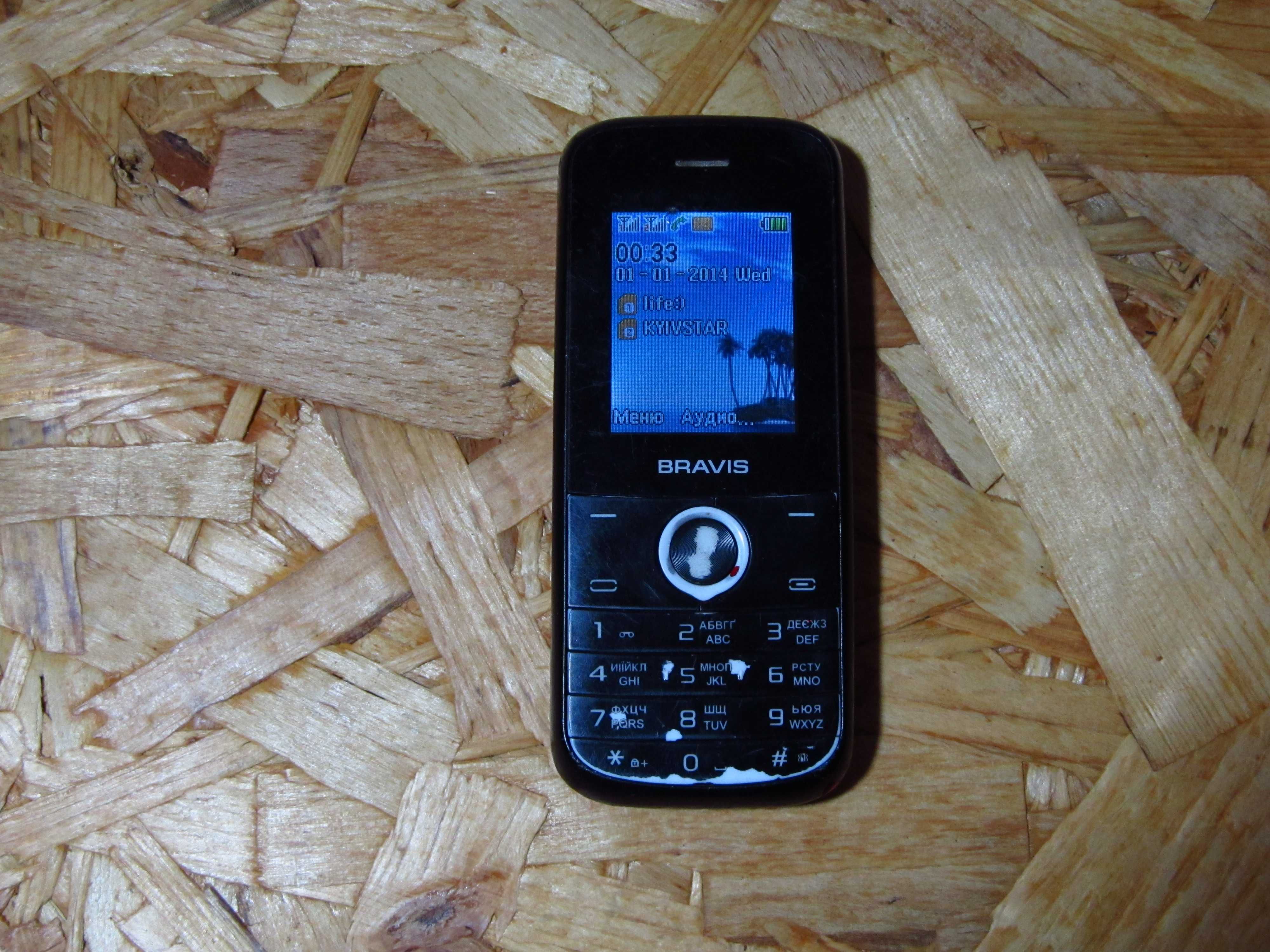 Телефон кнопочный на 2 SIM "BRAVIS LEO" (с дефектом)