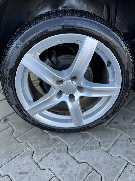 Гарний доглянутий автомобіль !