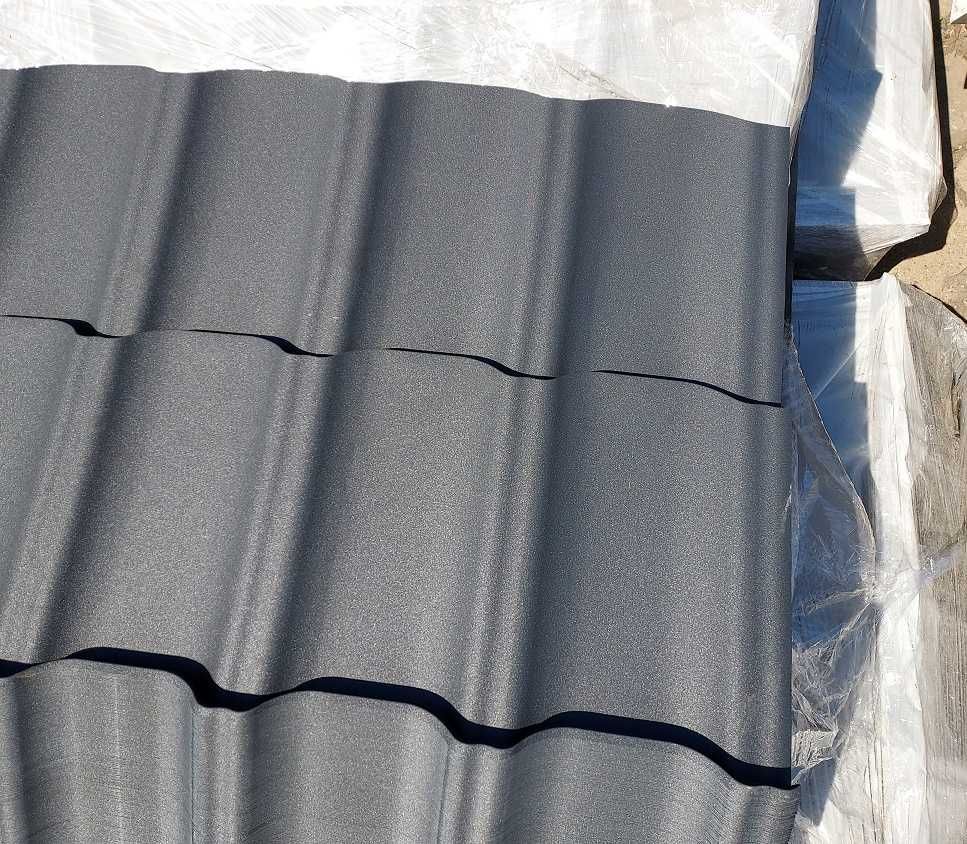 Rewelacja na Twój dach - blachodachówka modułowa R7016 mat