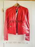 Czerwona kurtka skora guess
