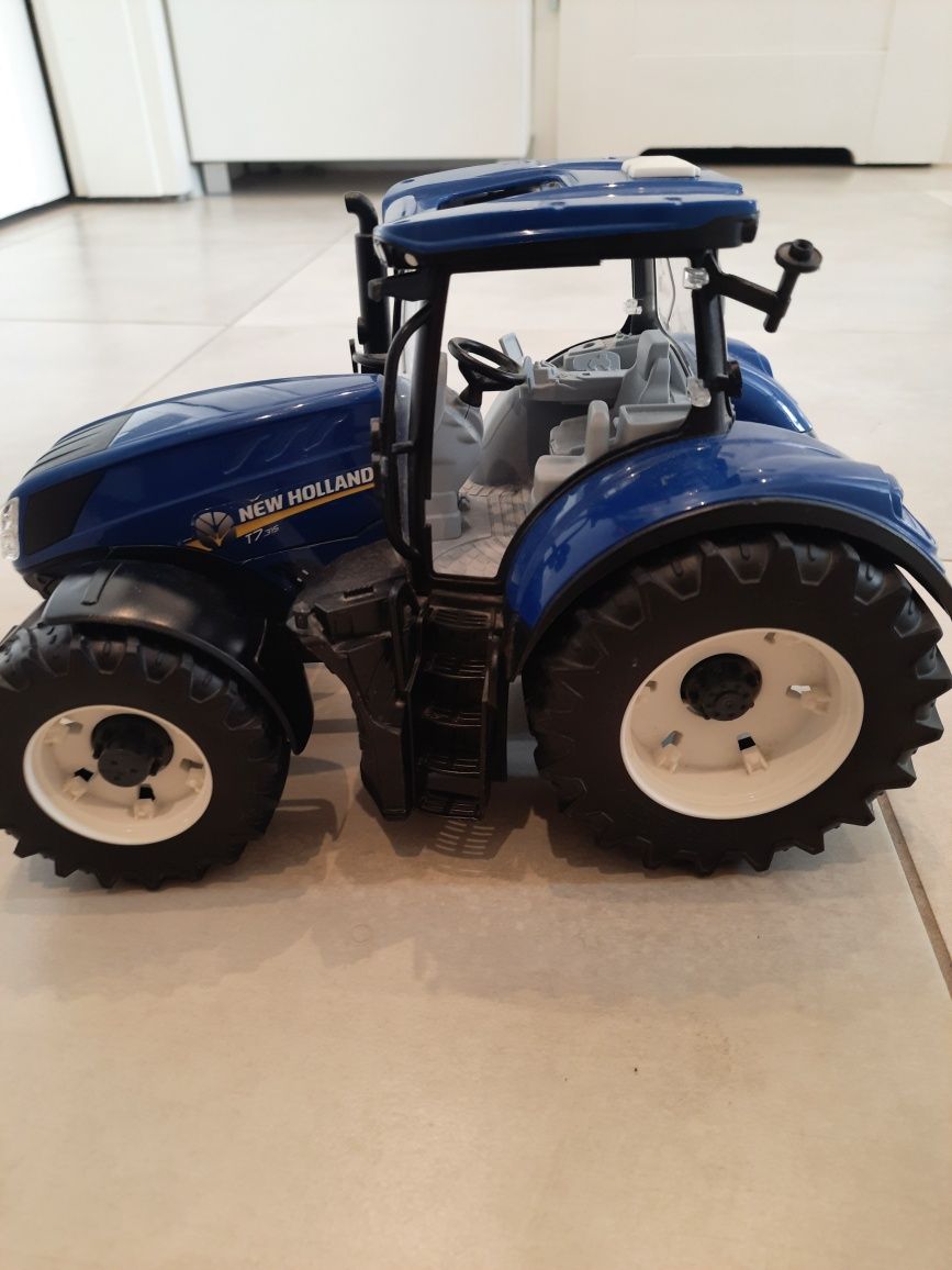 Bruder traktor New Holland