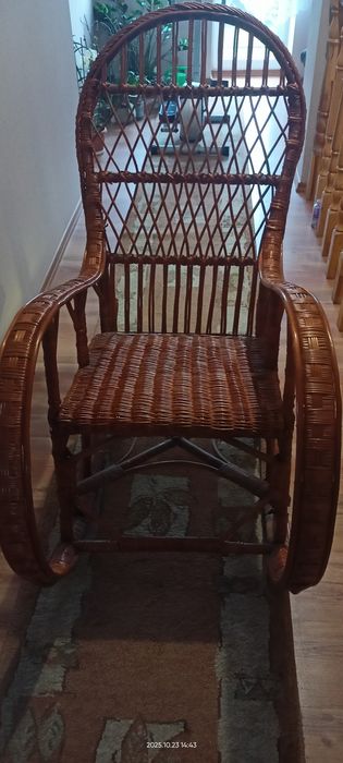 Fotel bujany wiklinowy