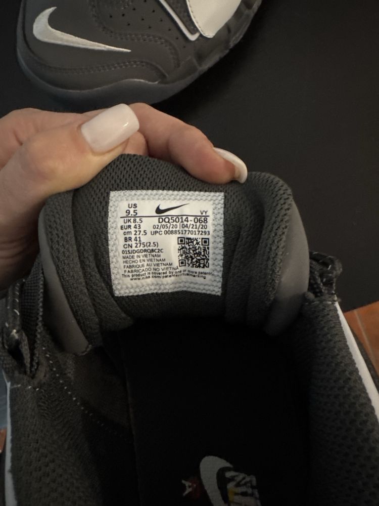 Nike Air cinzentas