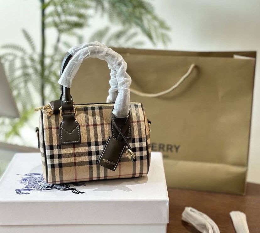 Burberry сумка жіноча бежева alo louis loro christian женская