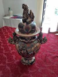 Jarrão antigo de porcelana chinesa