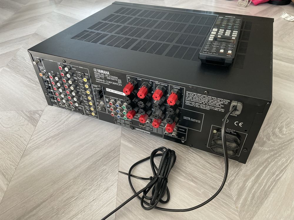 Amplituner 5.1 z pilotem Yamaha RX-V730RDS
