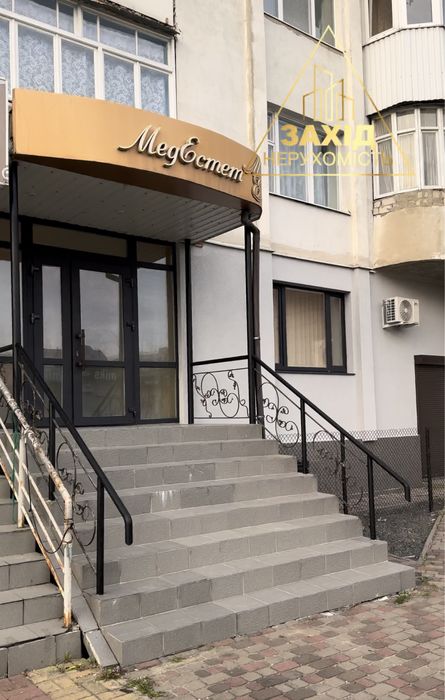 Оренда фасадного комерційного приміщення / р-н Варшавського ринку