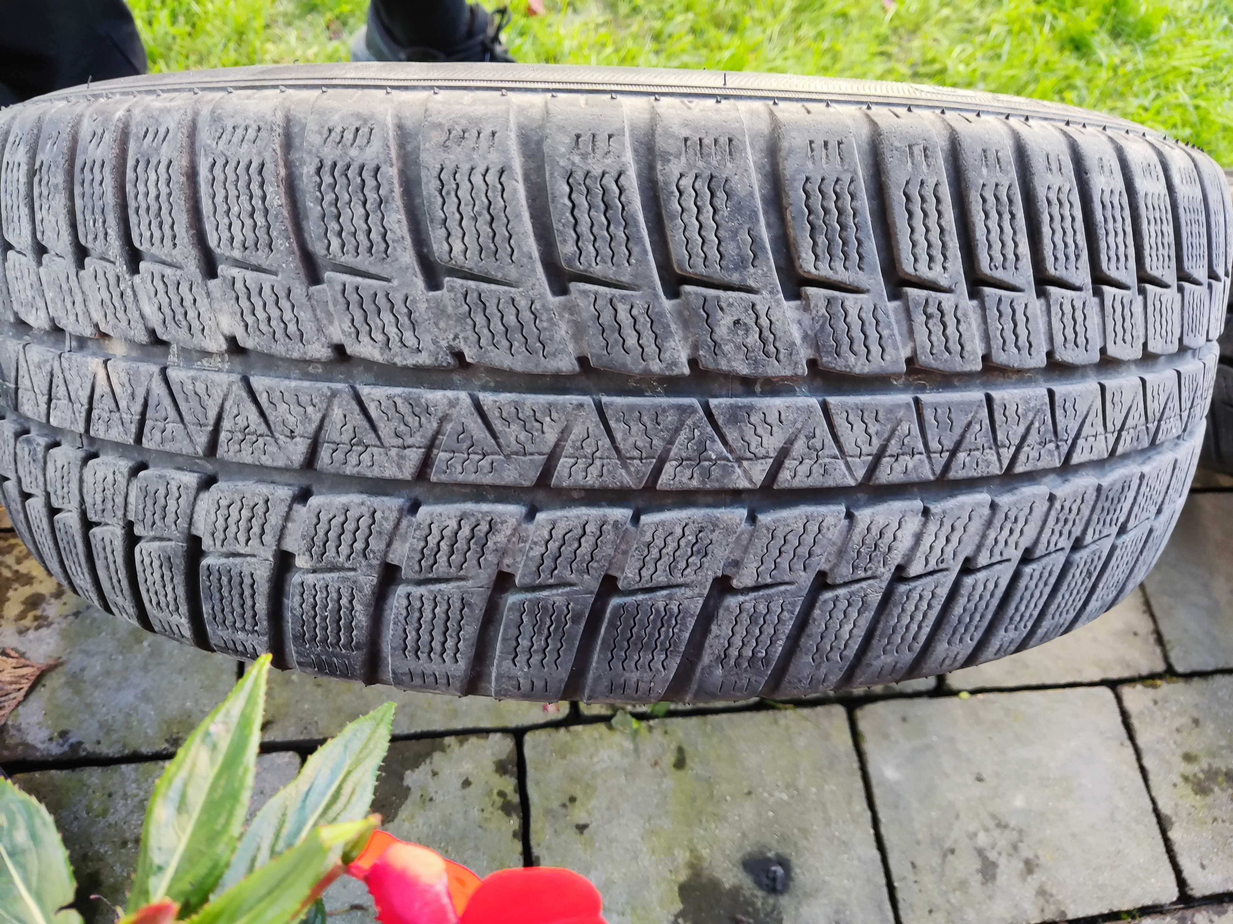 Opony zimowe felgi stalowe srebrne 195/55 R16