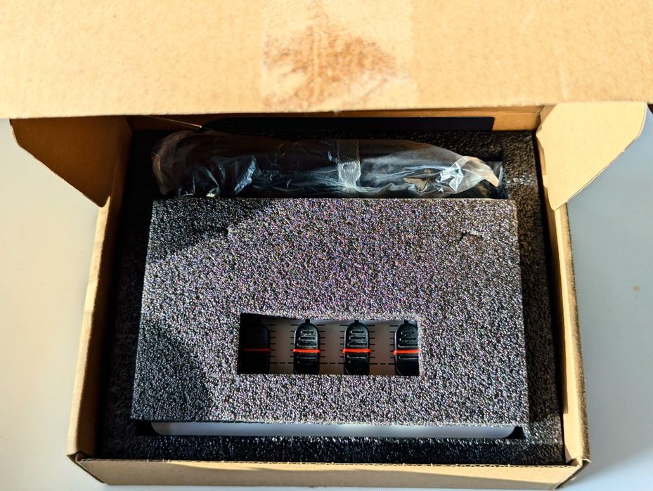 FIFINE AmpliGame SC3 — новий білий аудіомікшер для стрімів