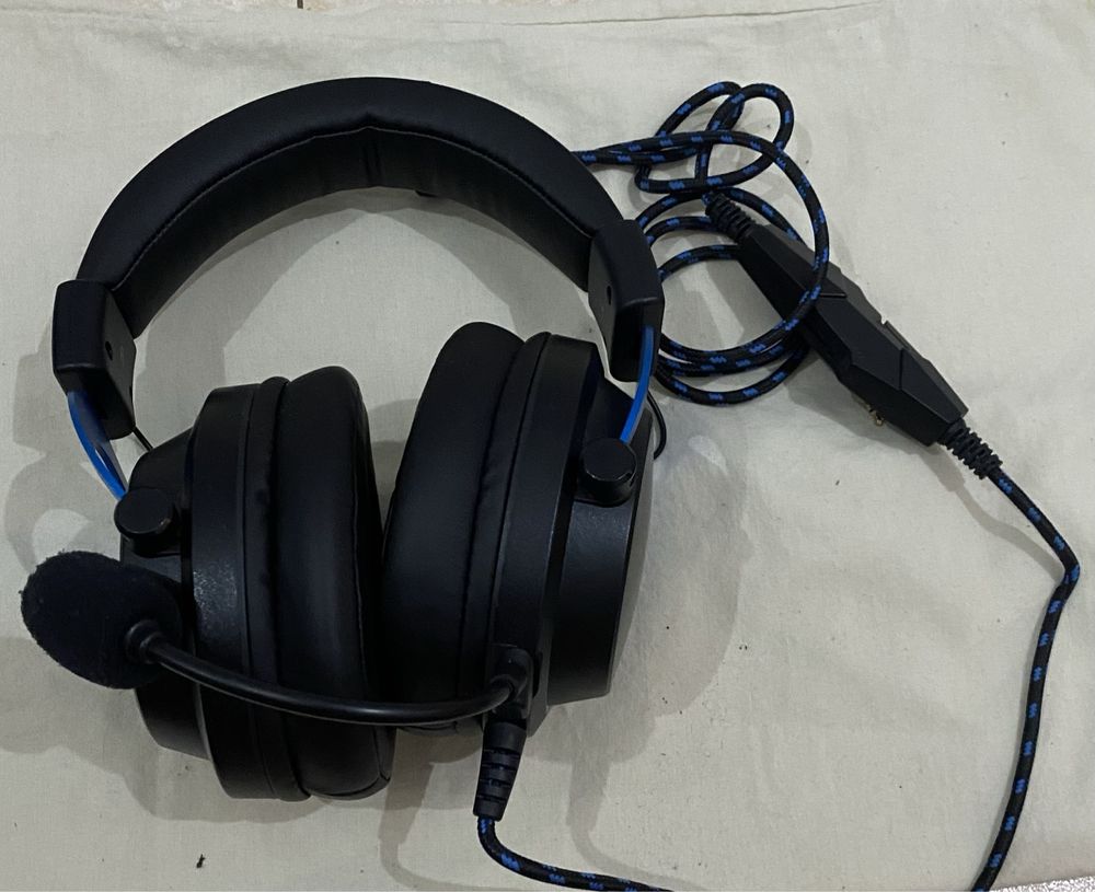 Fones BFX-90.