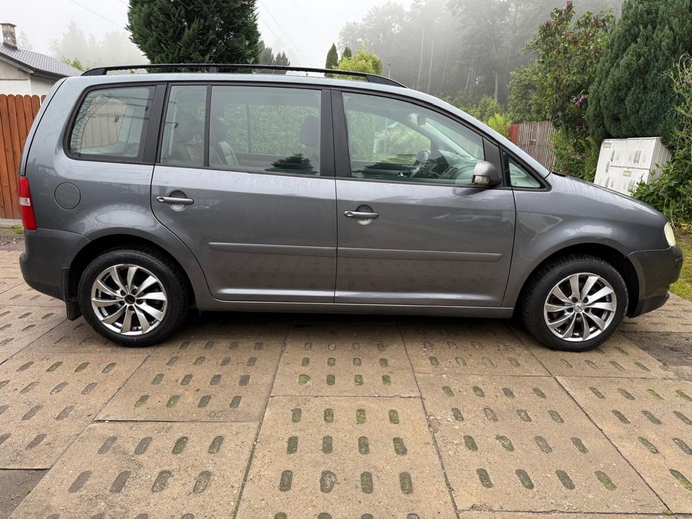 Vw touran 2.0 tdi , sprawna klima bez rdzy , jedzi idealnie