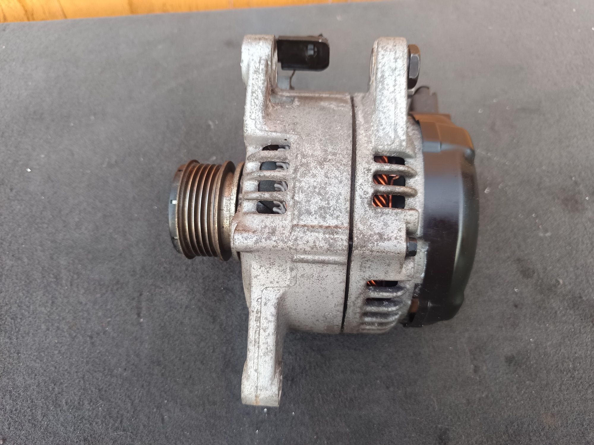 Hyundai Kia Alternator 1.6 1.7 crdi 37300-2A700 F-vat