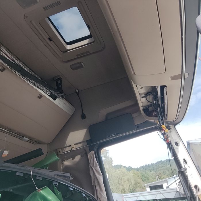 Scania Topline łóżko górne tapicerka wnętrze półki