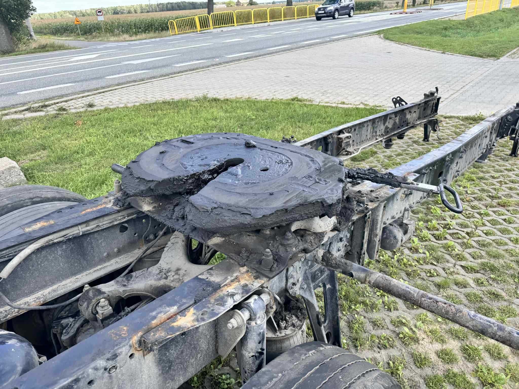 Wózek rama DOLLY pod przyczepę rolniczą Siodło bliźniak poduszk 1600kg