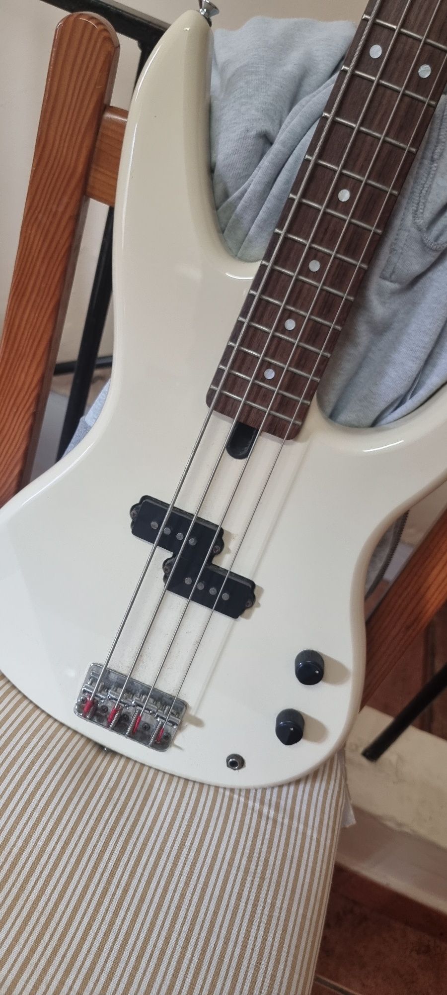 Baixo Yamaha RBX 200