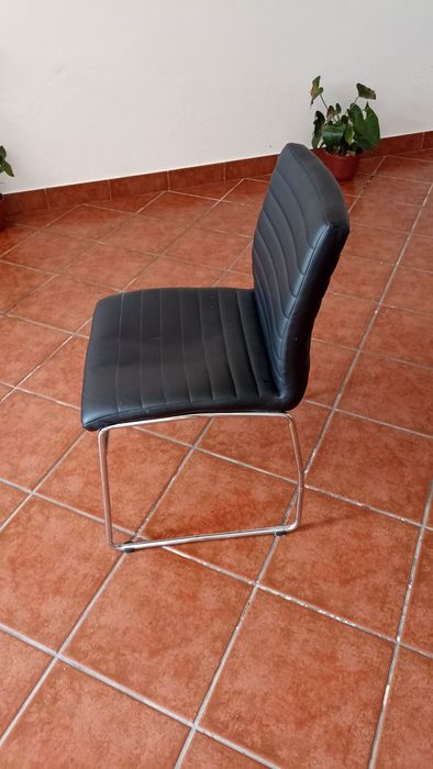 Cadeira    preta