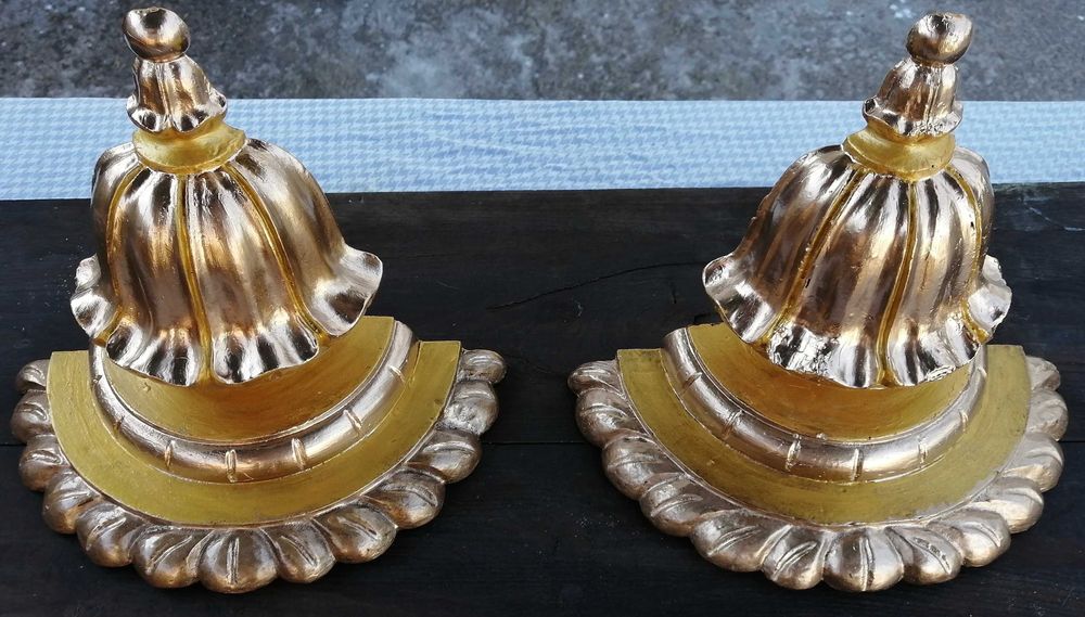 par de antigas peanhas para santos