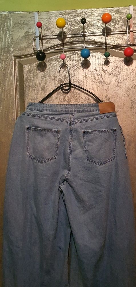 Mega wyprzedaz !Szerokie poszarpane jeansy nowe40