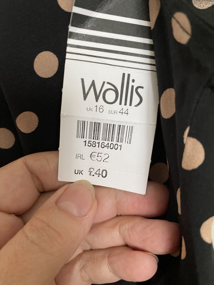 Sukienka Wallis czarna w kropki z metka