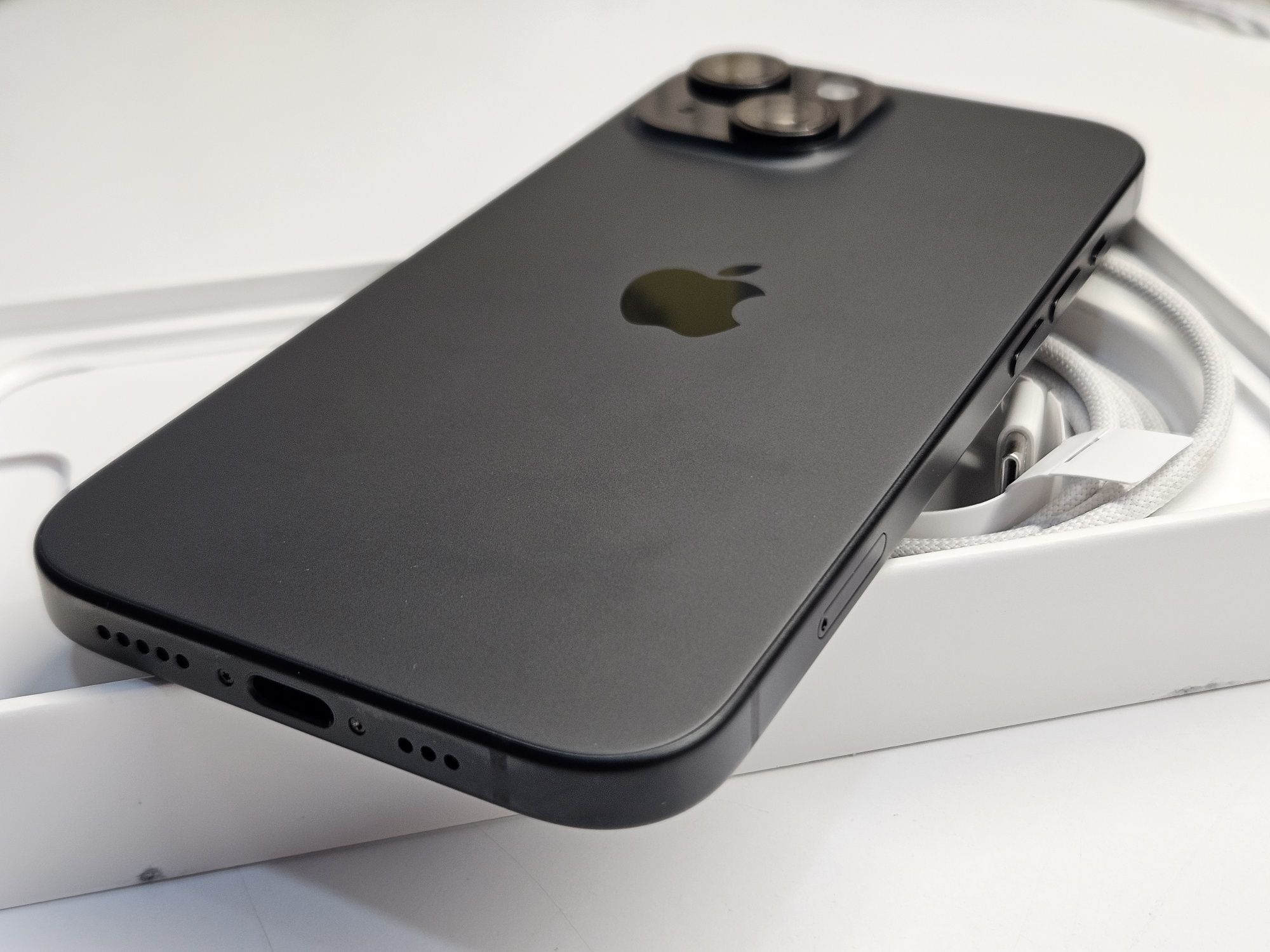 iPhone 15  128gb  100%