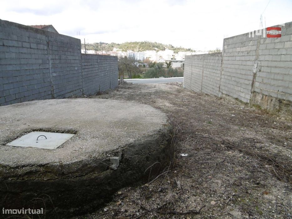 Terreno com possibilidade de construção