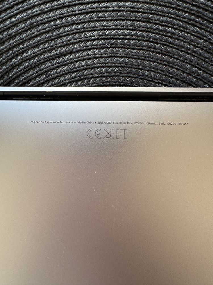 MacBook Pro 13” A2289 (2020) – idealny stan!