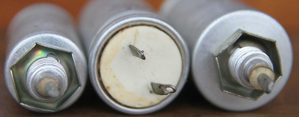 Радіо-Теле лампи/Радио-Лампы,конденсаторы.