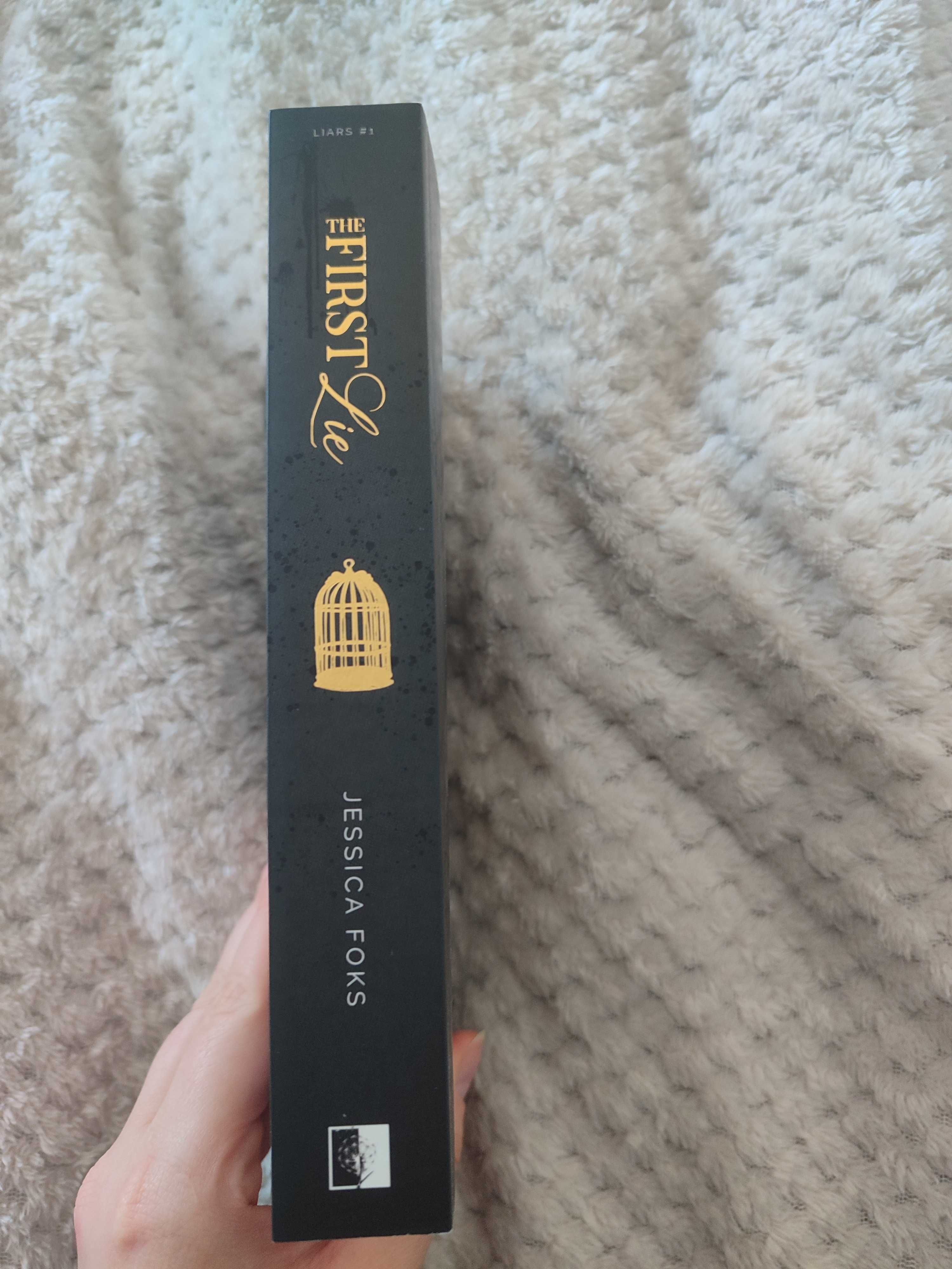 The first lie - J. Foks