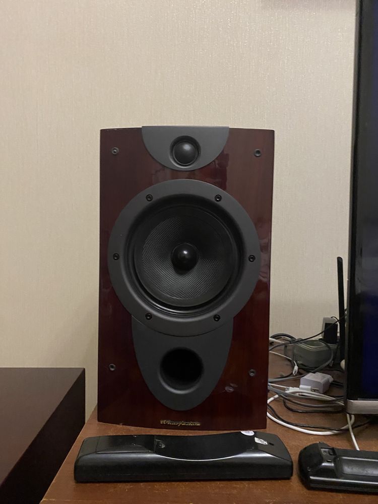 Wharfedale Evo2 10, 100 Вт, 57-28 кГц, лакированный шпон, кевлар