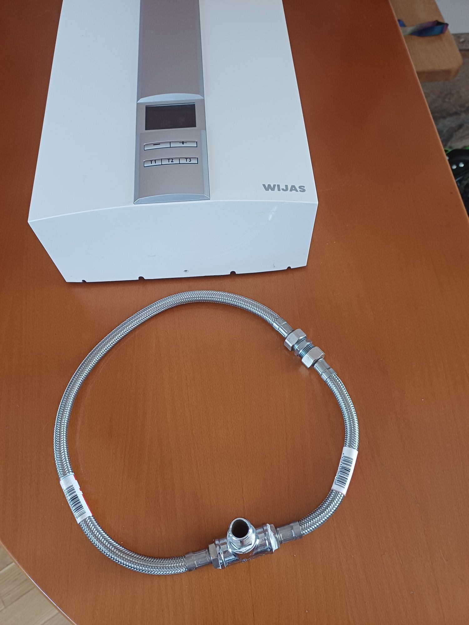 Ciśnieniowy przepływowy podgrzewacz wody POW-LCD MULTI