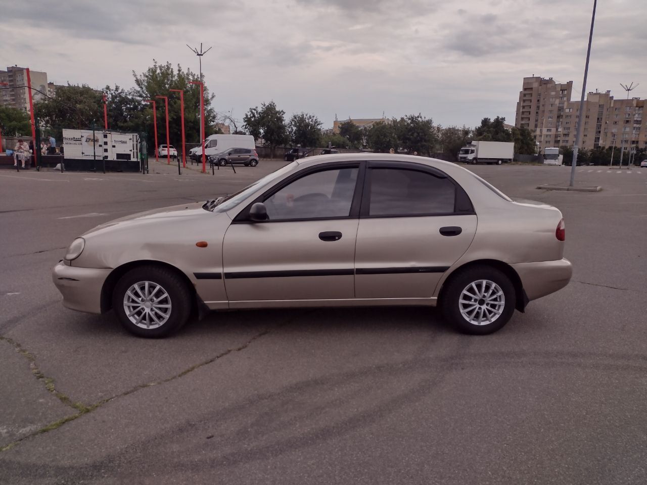 Продам Daewoo Ланос 1,5  в таксі не був