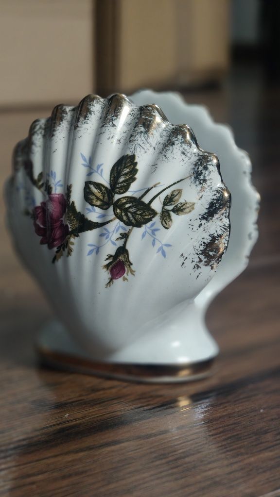 Serwetnik muszla ZPH Chodzież porcelana z różą