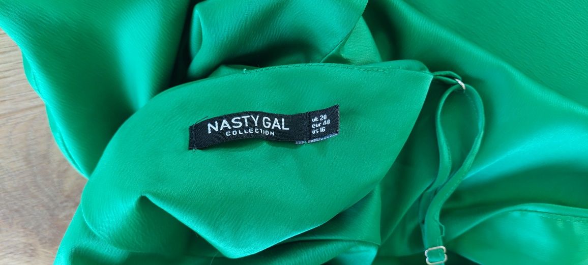 Nasty Gal r.48 zielona maxi sukienka na ramiączkach