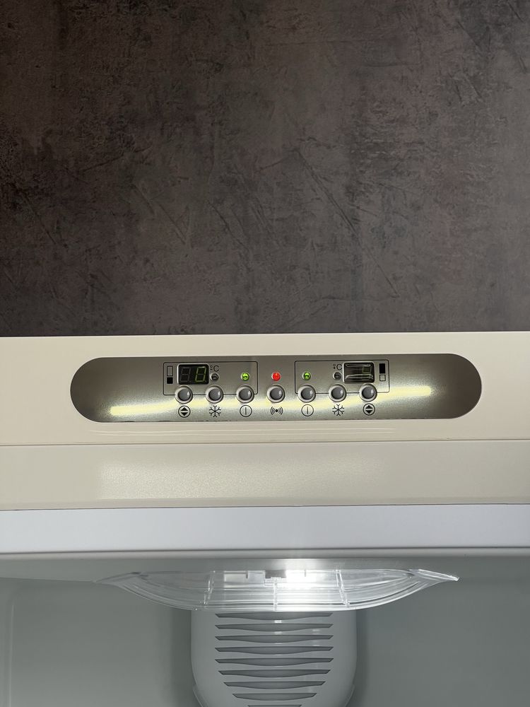 Холодильник Smeg FAB 32 ретро стиль 50-х холодильник